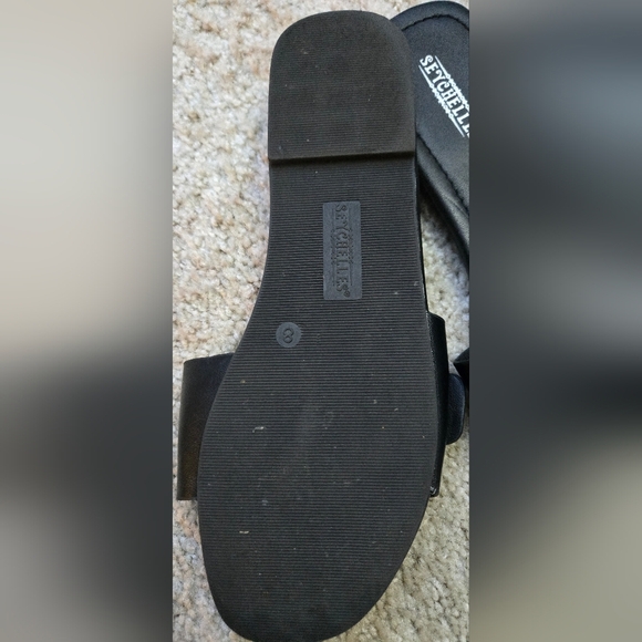 Seychelles Black Sandals with Gold Embellishments - Picture 3 of 4